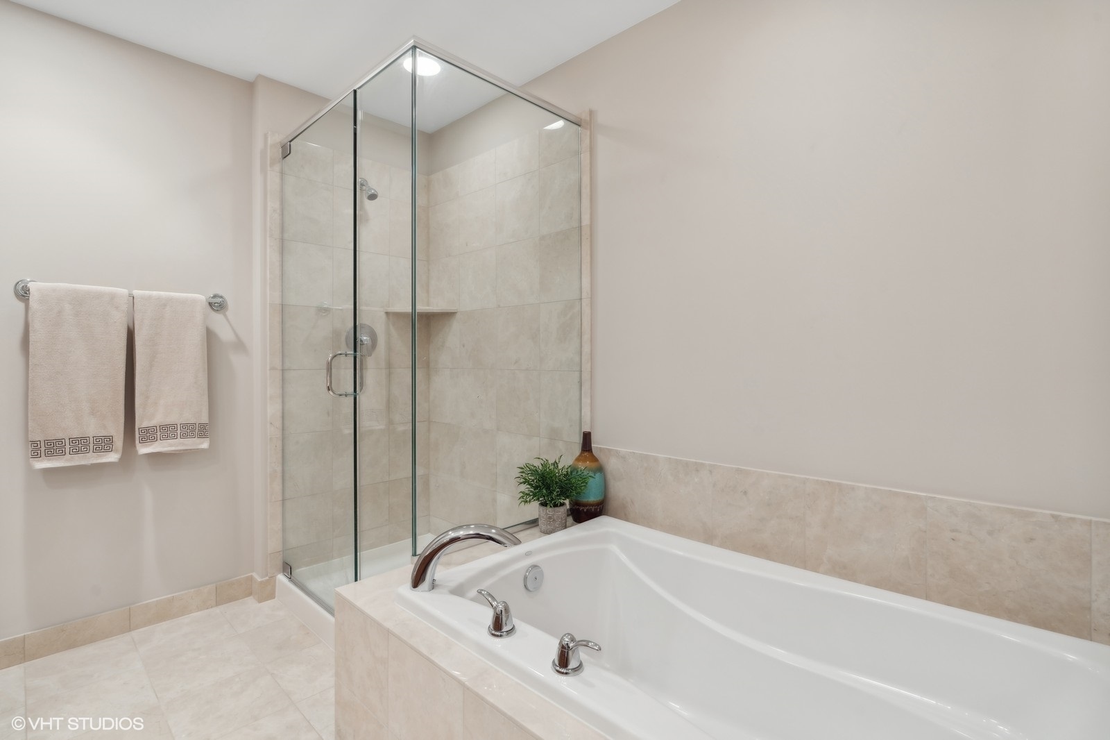 600 N LAKE SHORE Drive Unit: 3511