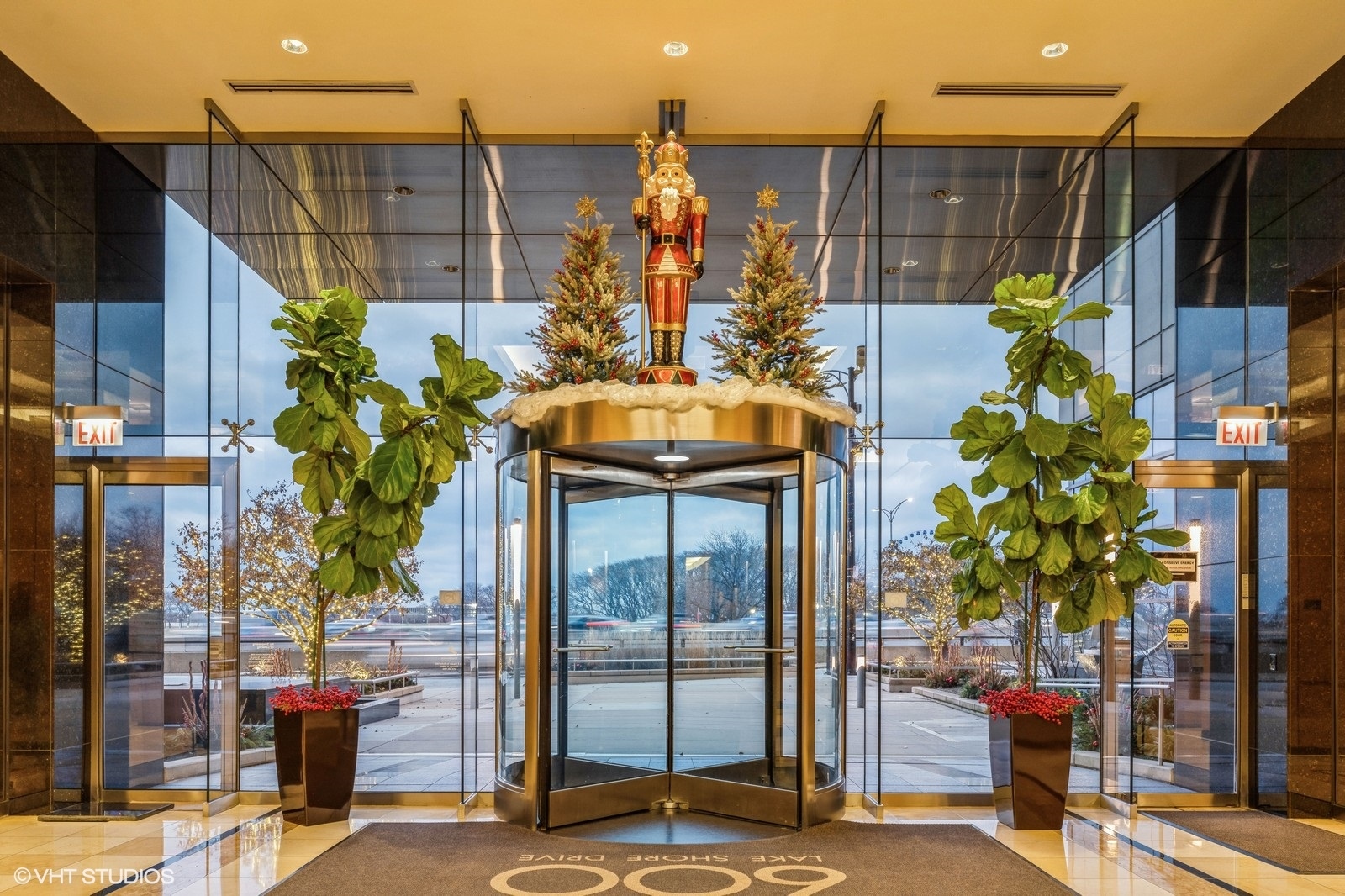 600 N Lake Shore Drive Unit: 1403