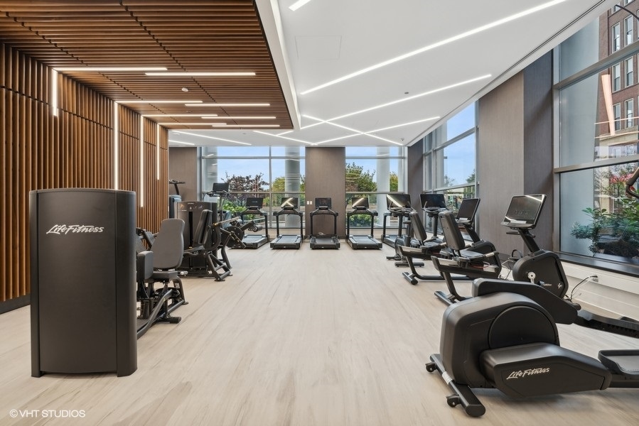600 N Lake Shore Drive Unit: 1403