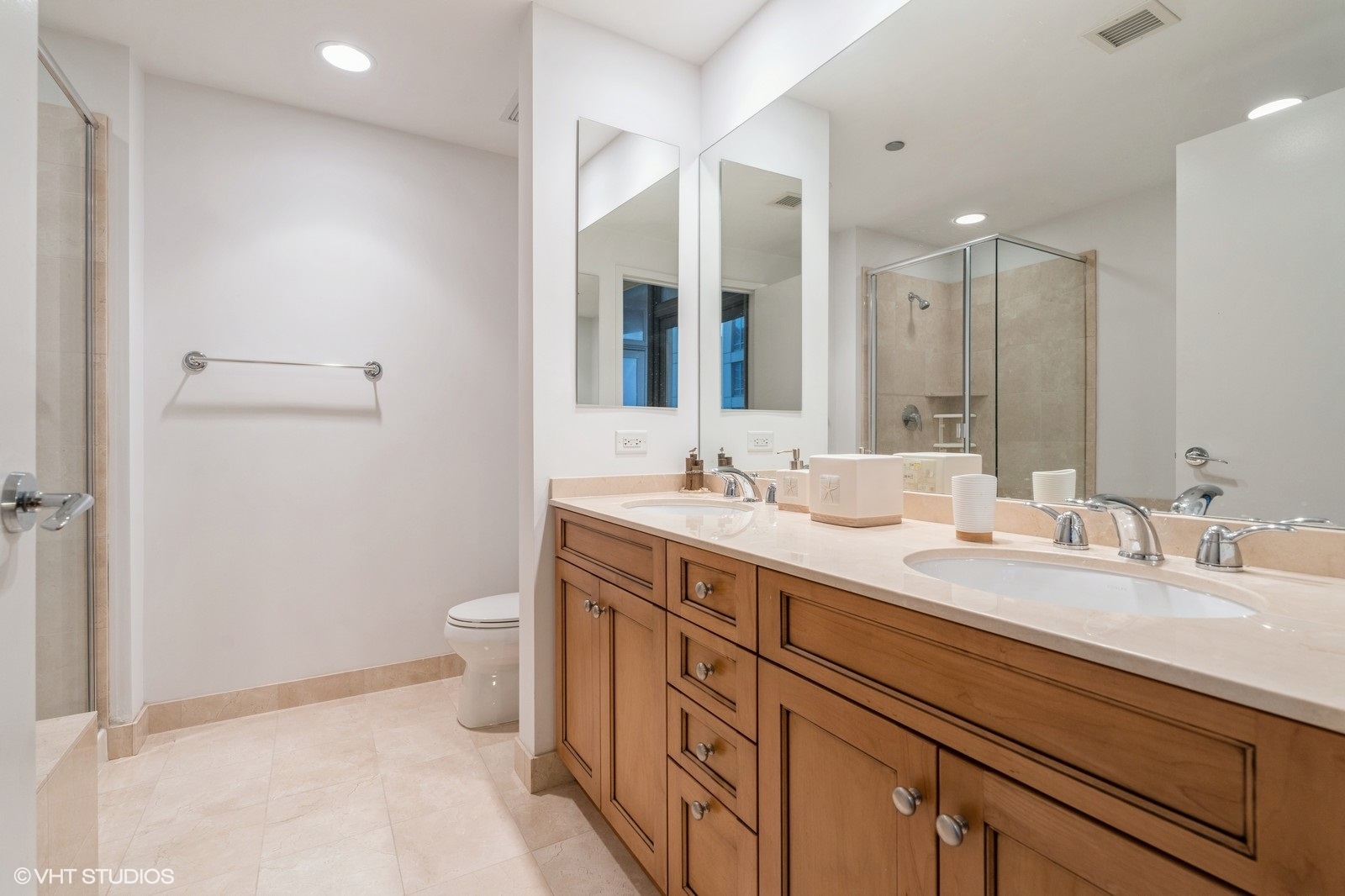 600 N LAKE SHORE Drive Unit: 3010