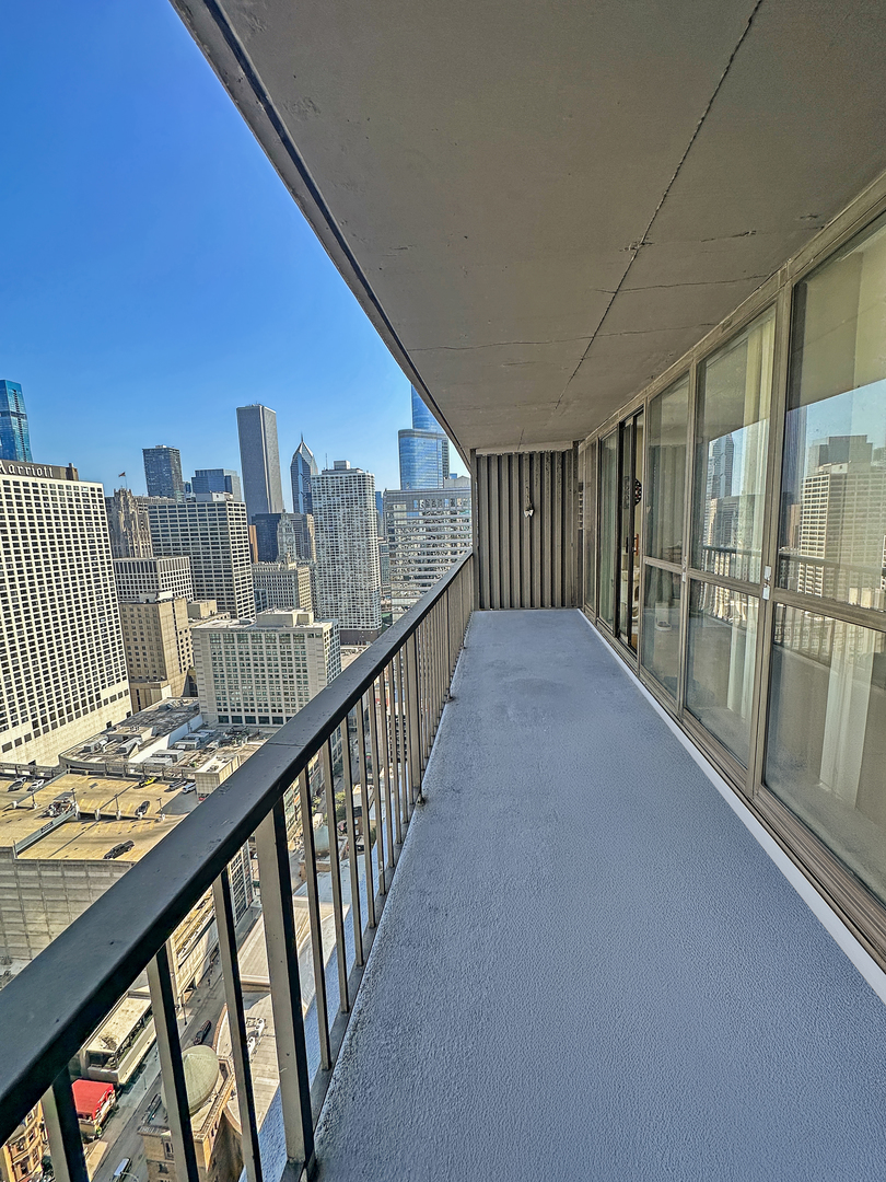 10 E ONTARIO Street Unit: 3912