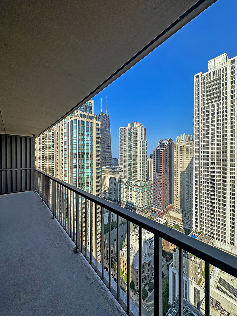 10 E ONTARIO Street Unit: 3912