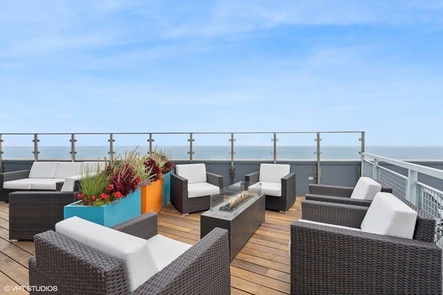 600 N Lake Shore Drive Unit: 3202