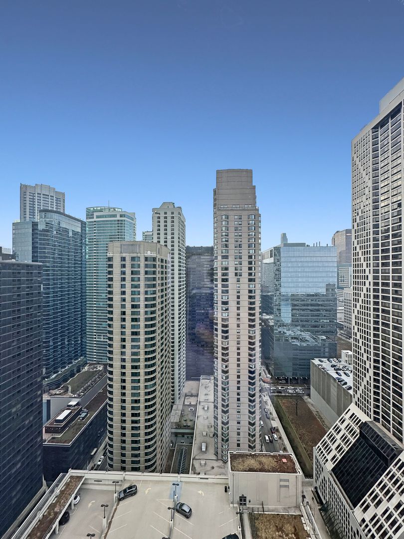 600 N Lake Shore Drive Unit: 3202