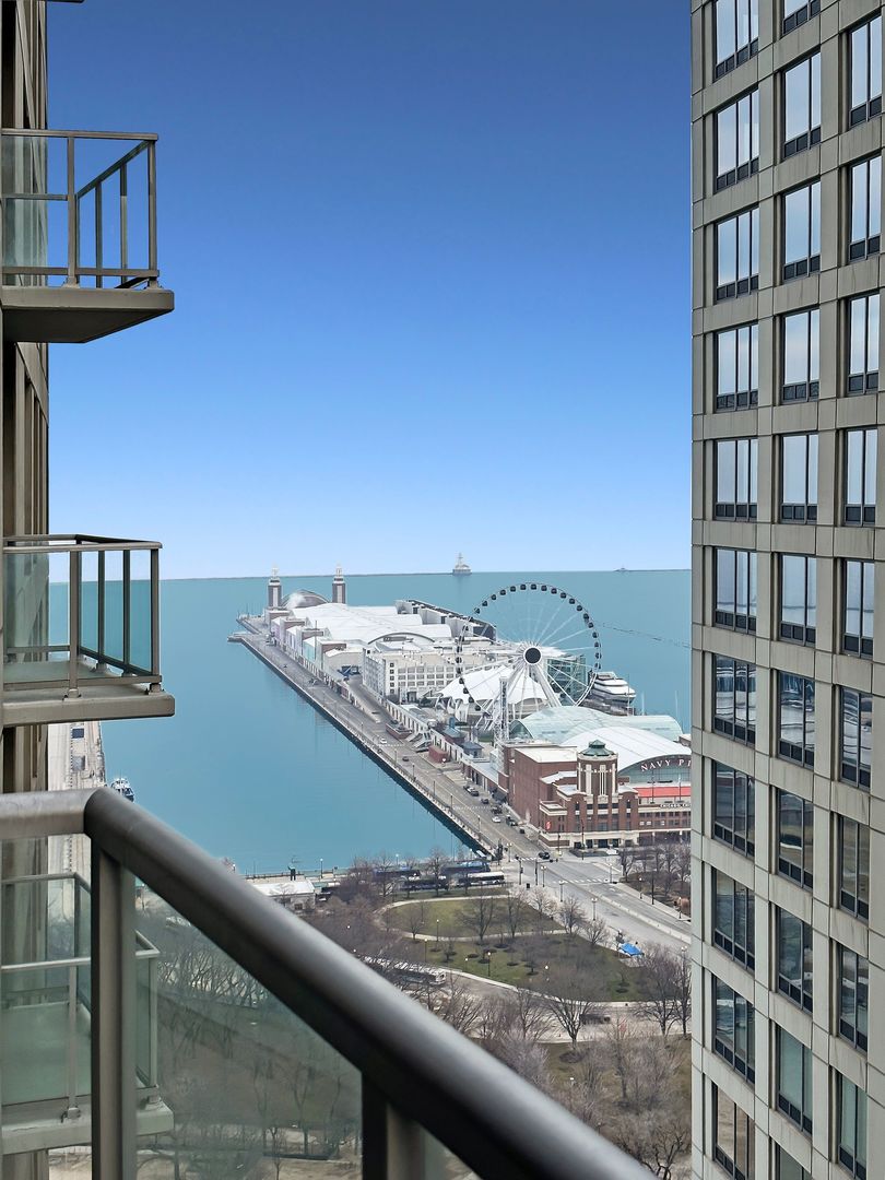 600 N Lake Shore Drive Unit: 3202