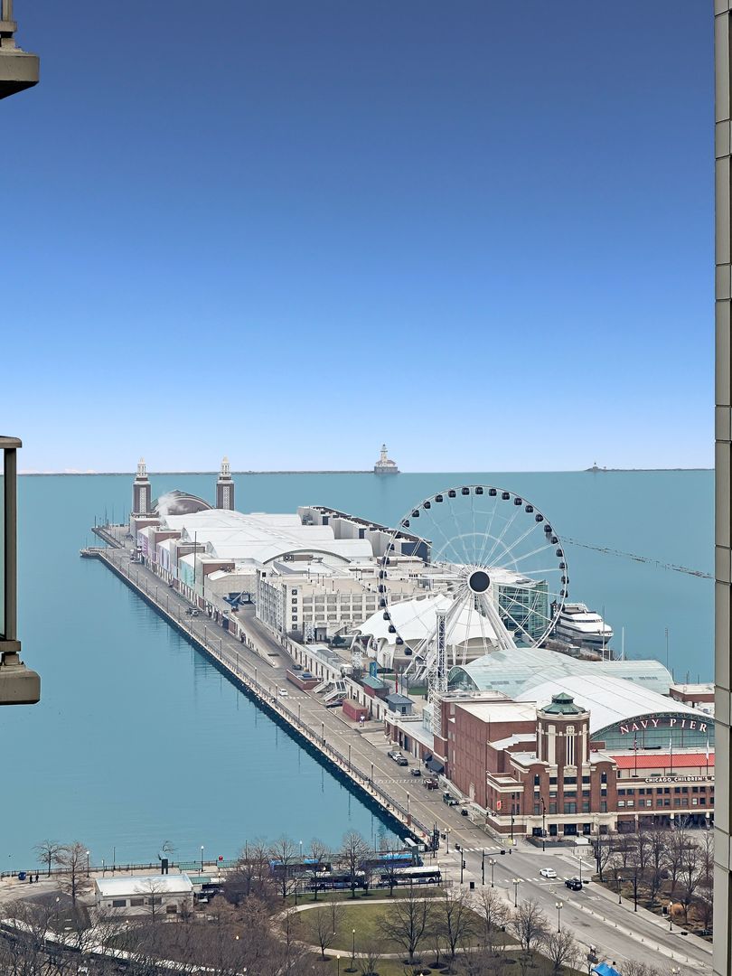 600 N Lake Shore Drive Unit: 3202