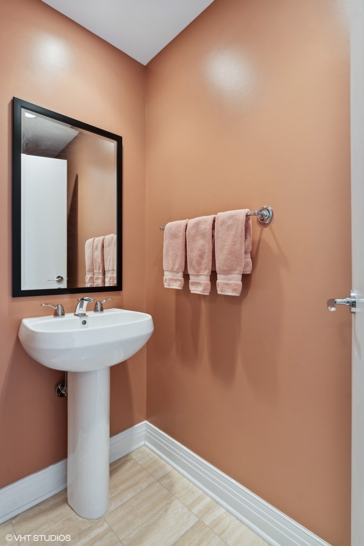 600 N Lake Shore Drive Unit: 4407