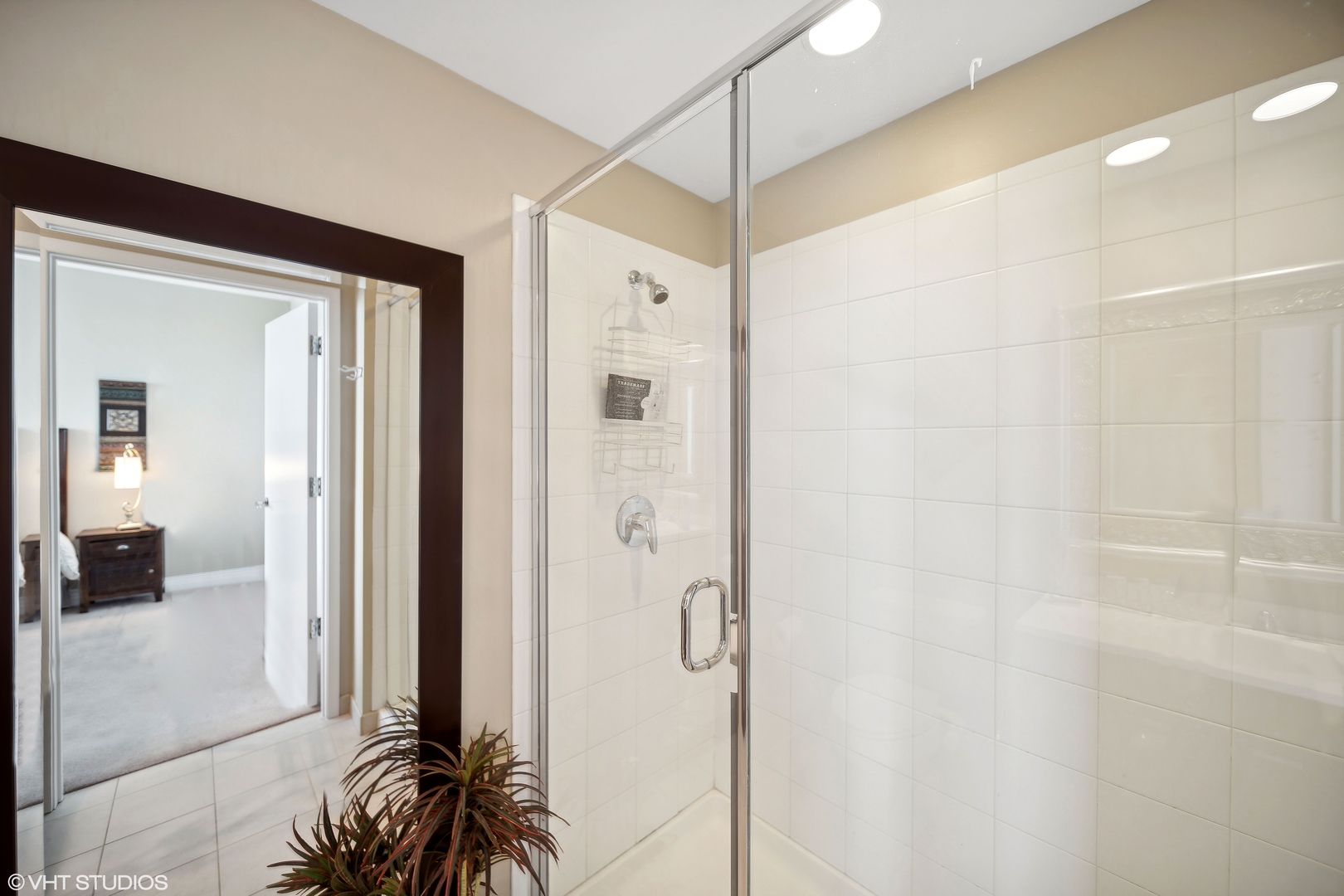 600 N LAKE SHORE Drive Unit: 2205