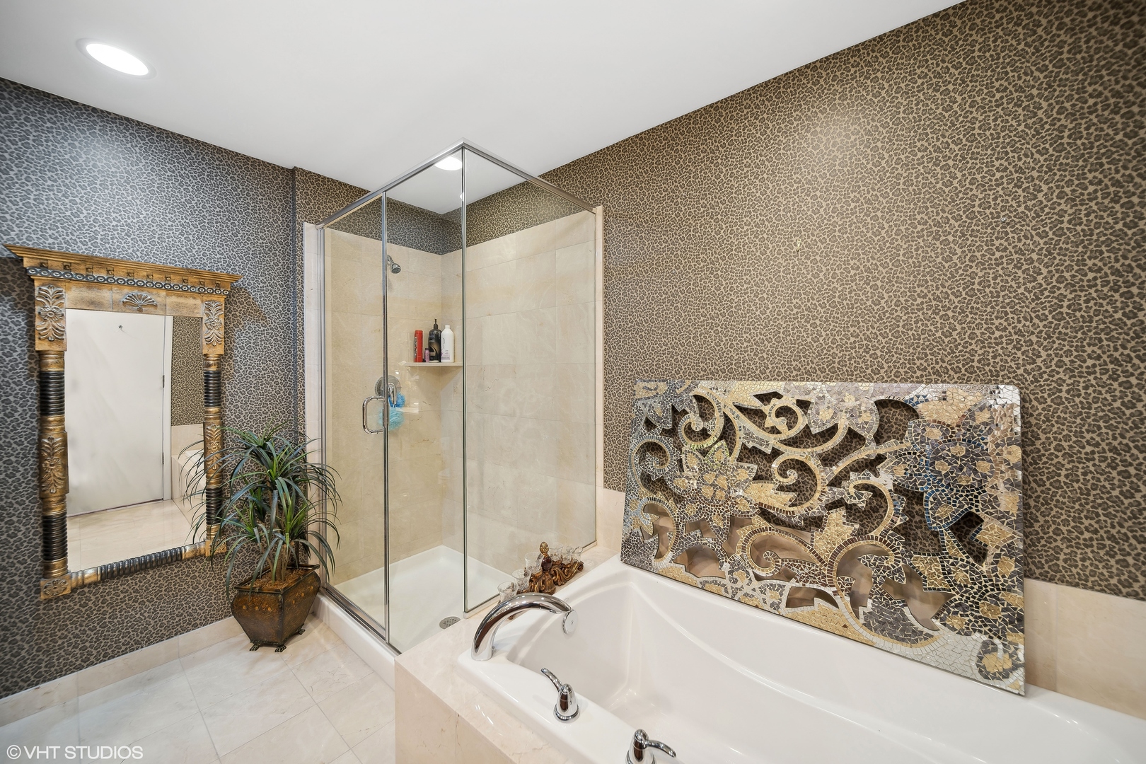 600 N LAKE SHORE Drive Unit: 2205
