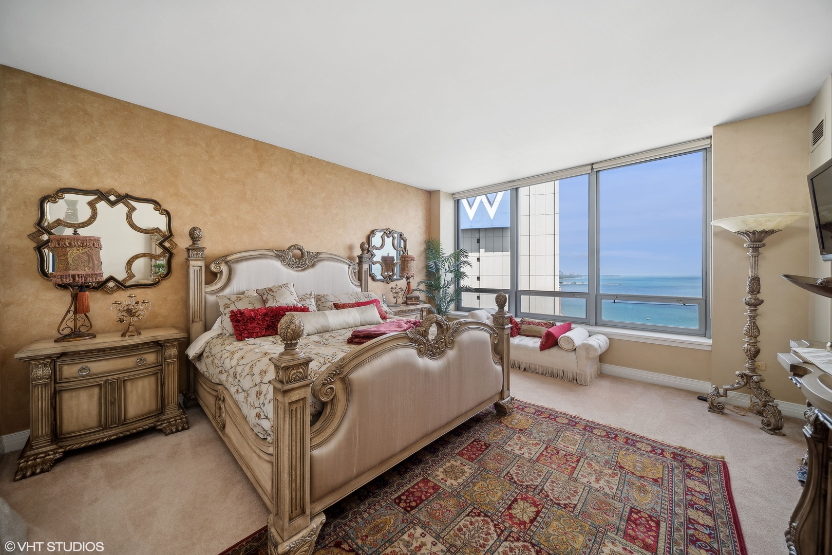 600 N LAKE SHORE Drive Unit: 2205