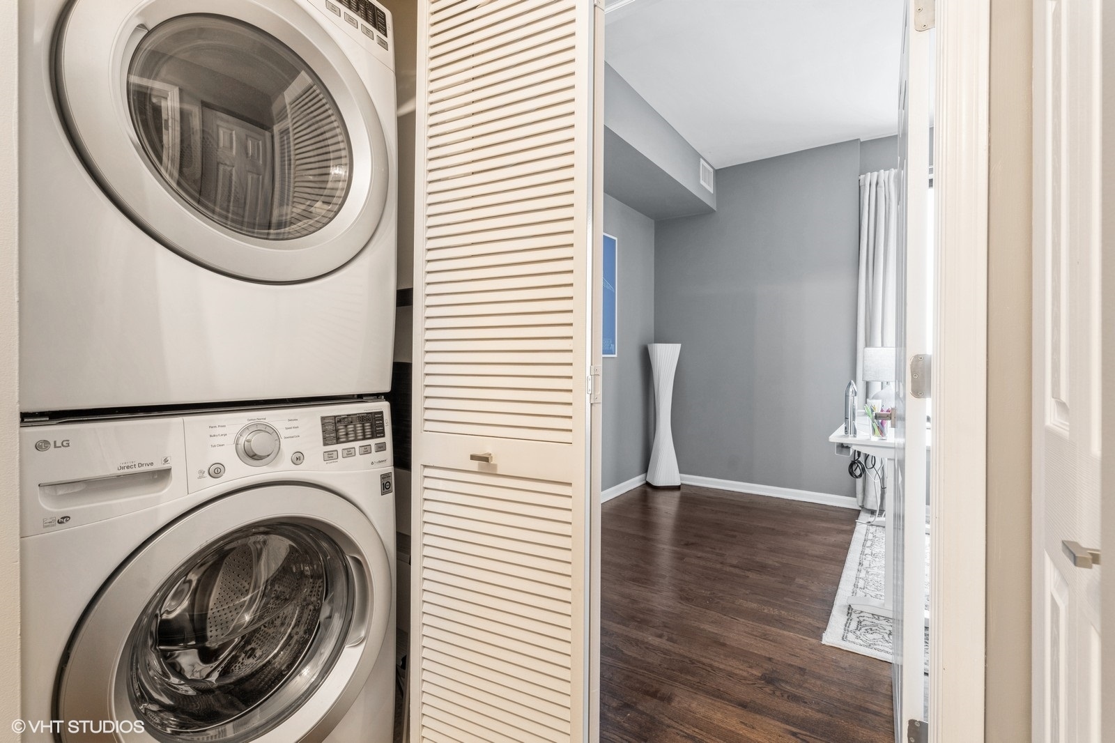 3232 N Halsted Street Unit: D801