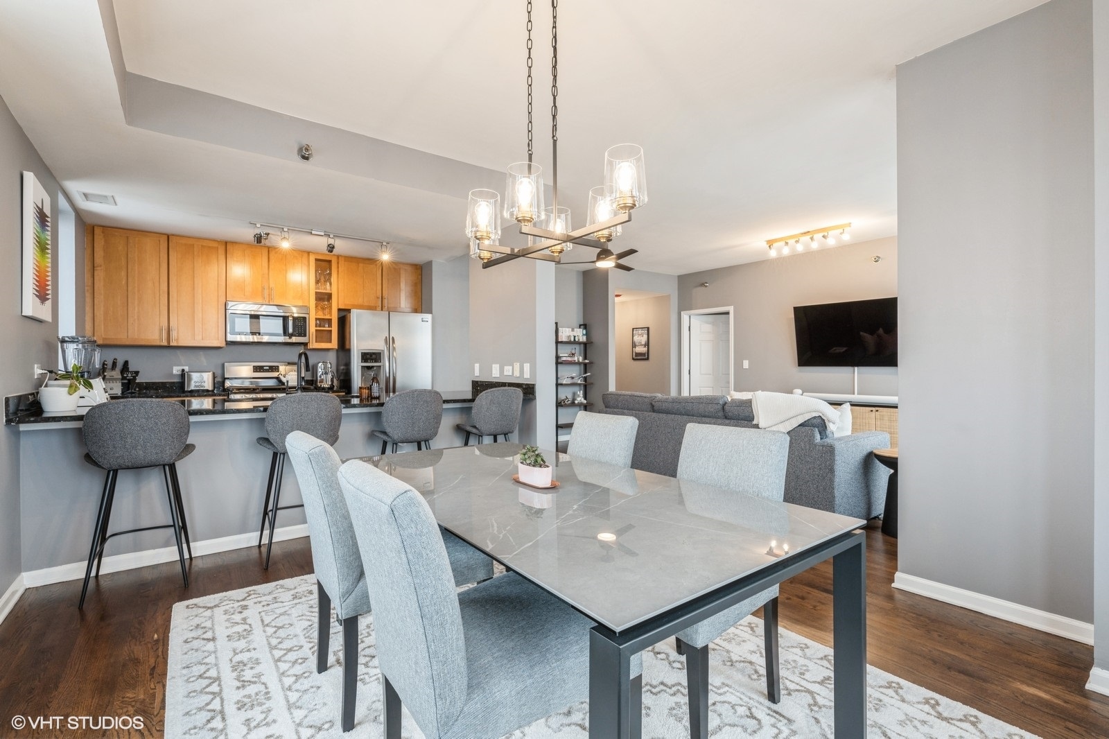 3232 N Halsted Street Unit: D801