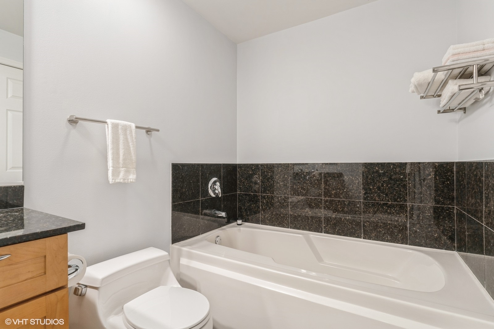 3232 N Halsted Street Unit: D801