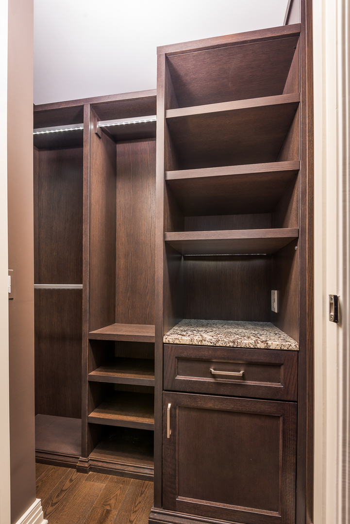 600 N LAKE SHORE Drive Unit: 4111