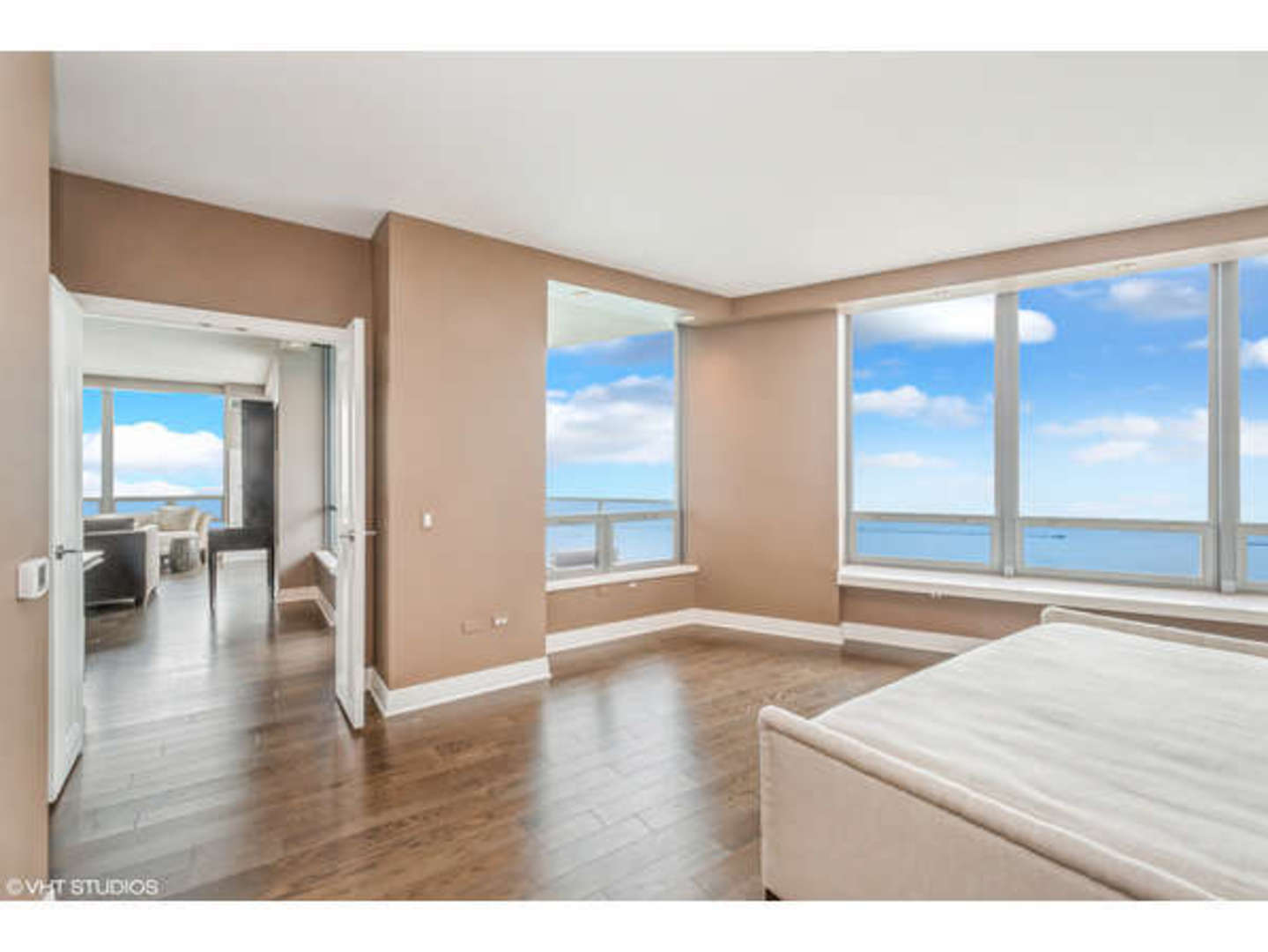 600 N LAKE SHORE Drive Unit: 4111