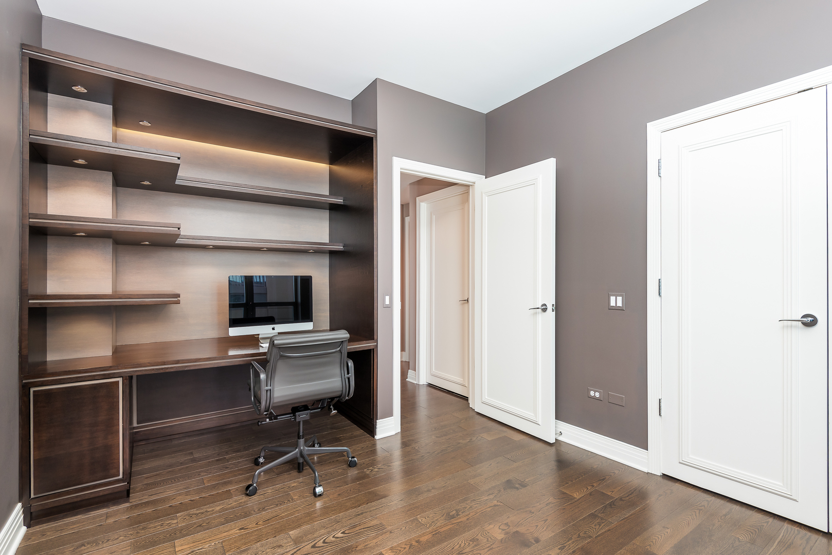 600 N LAKE SHORE Drive Unit: 4111