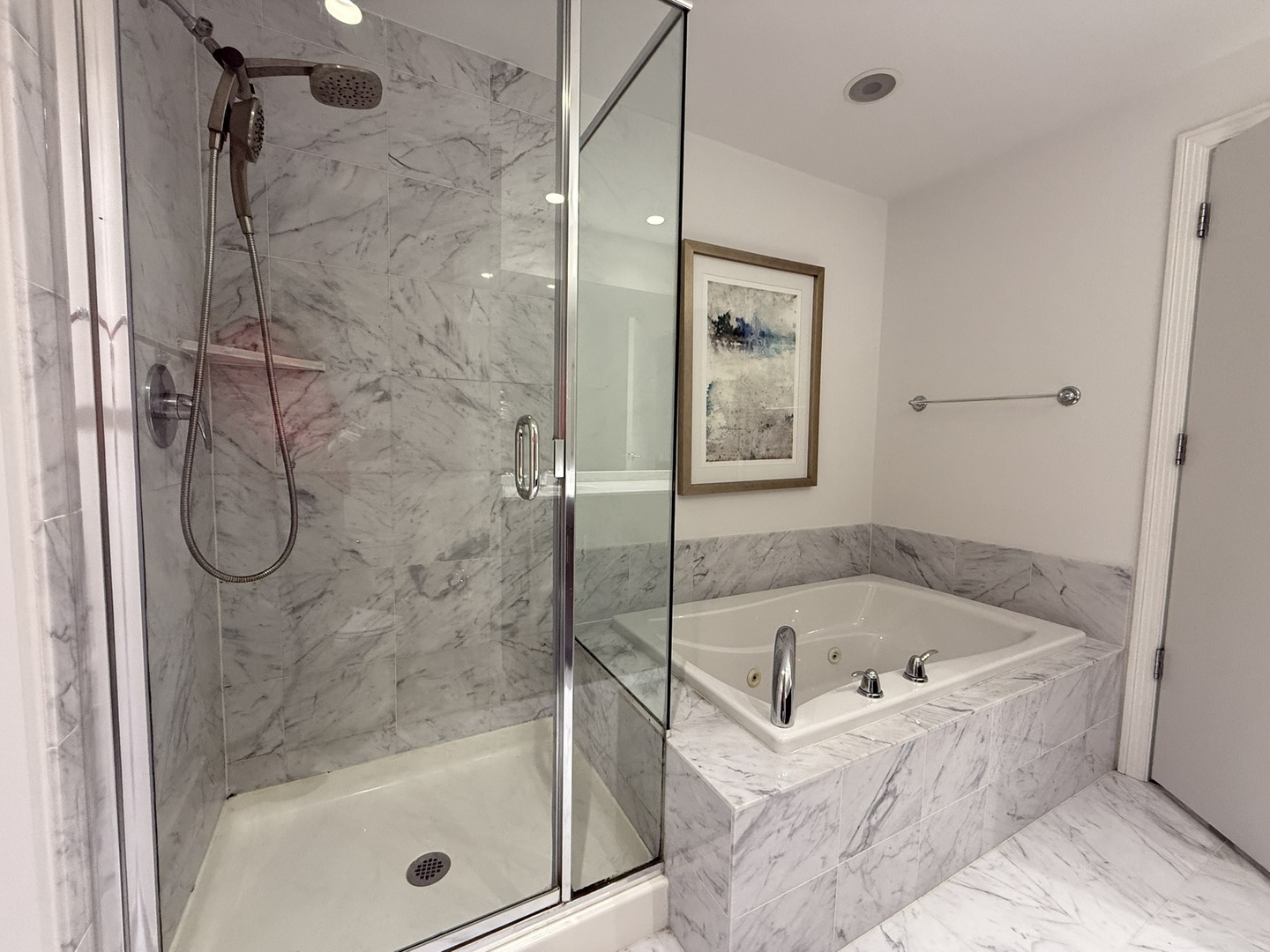 600 N Lake Shore Drive Unit: 2503