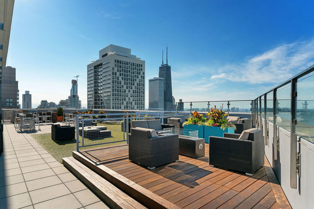 600 N Lake Shore Drive Unit: 2503
