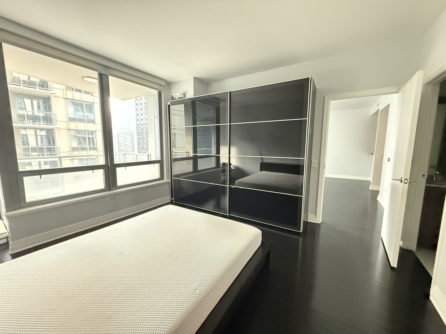 600 N Lake Shore Drive Unit: 2503