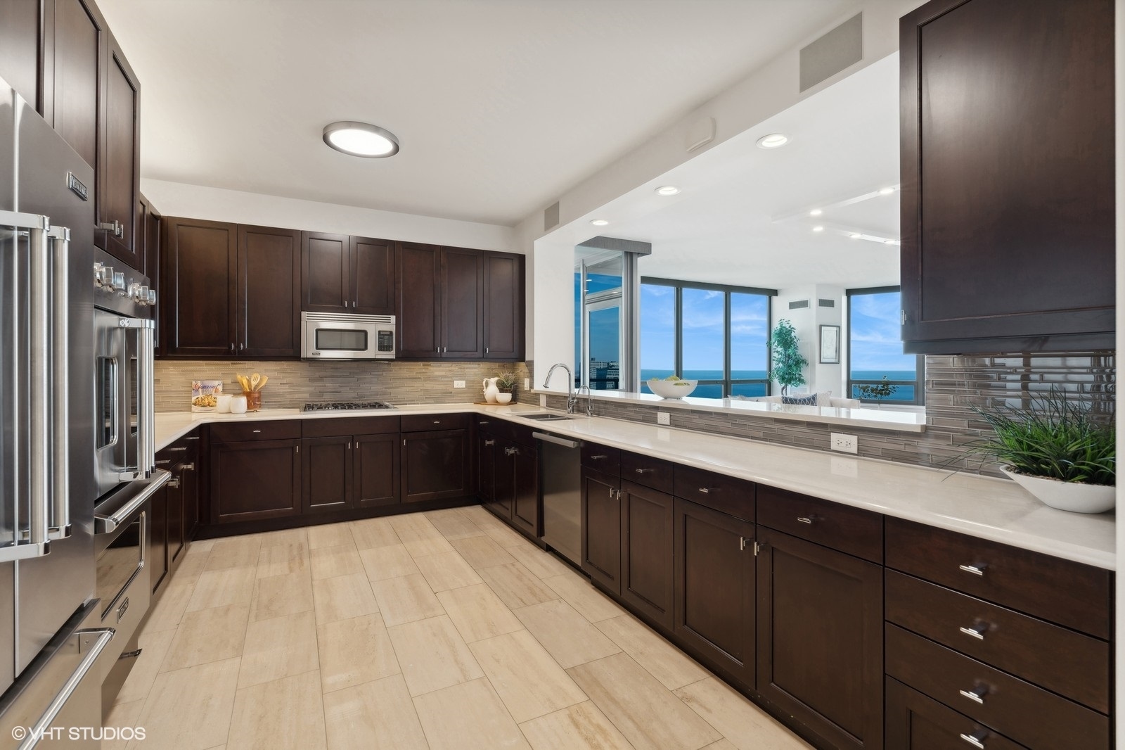 600 N Lake Shore Drive Unit: 3705