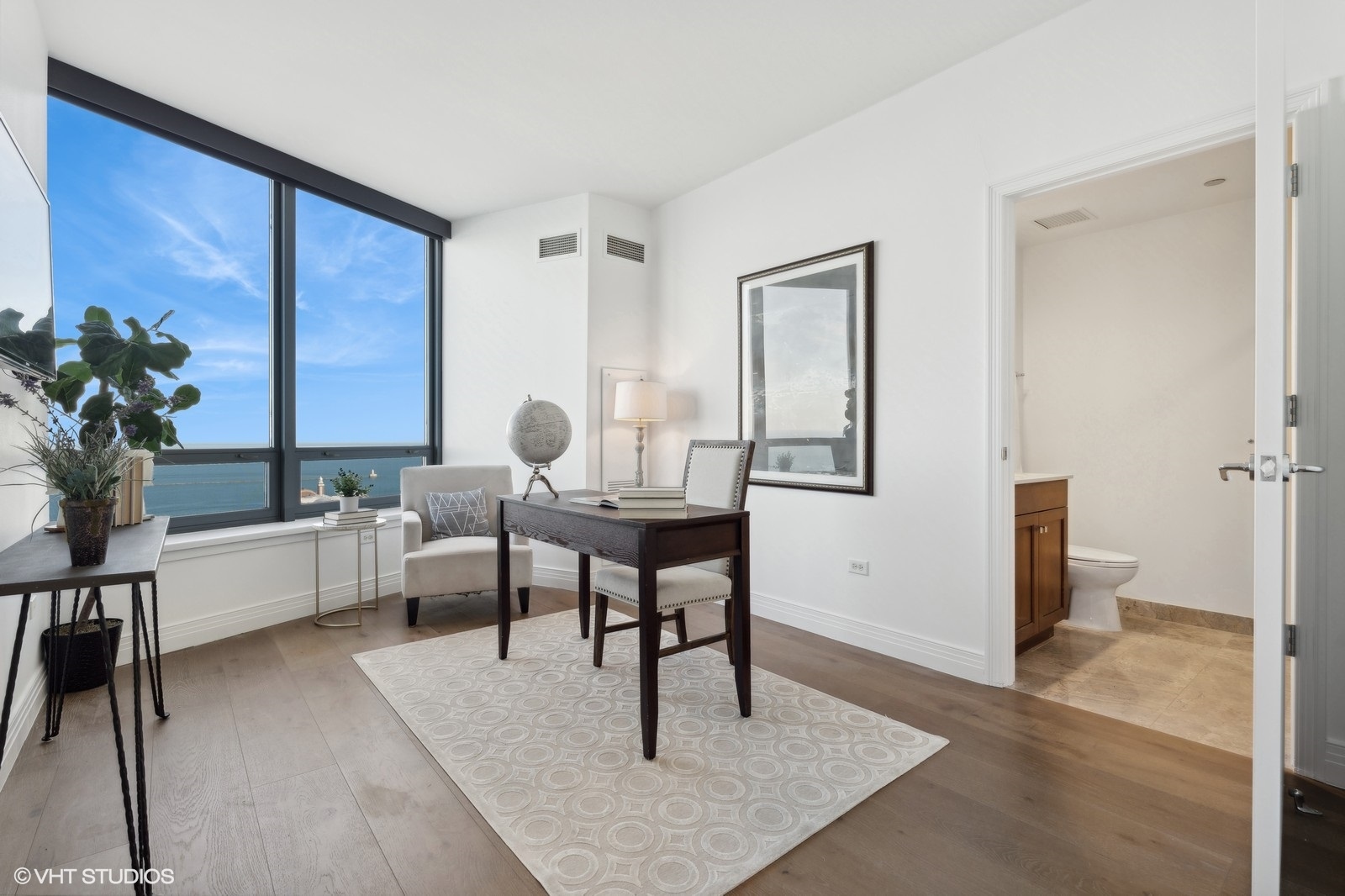 600 N Lake Shore Drive Unit: 3705