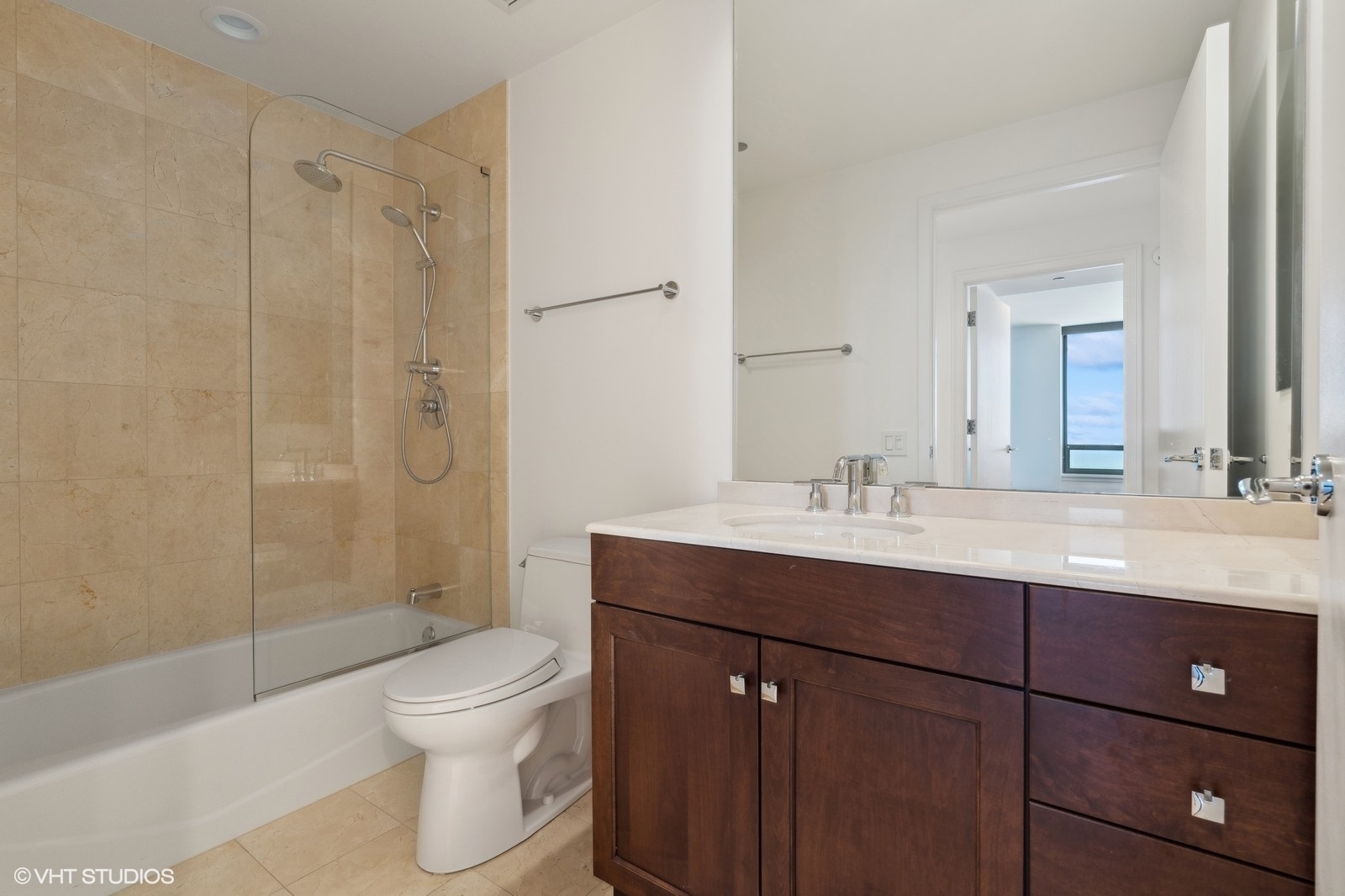 600 N Lake Shore Drive Unit: 3705