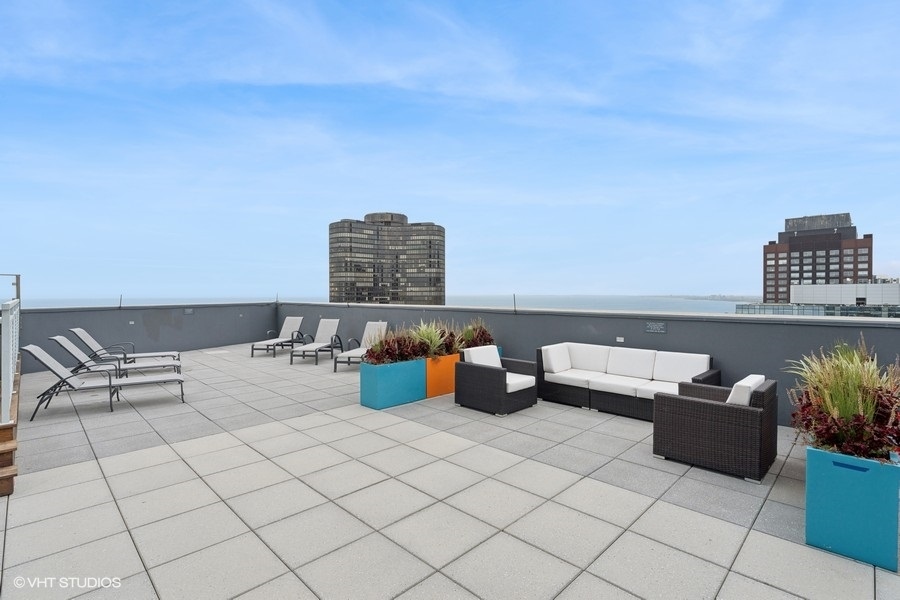 600 N Lake Shore Drive Unit: 3705