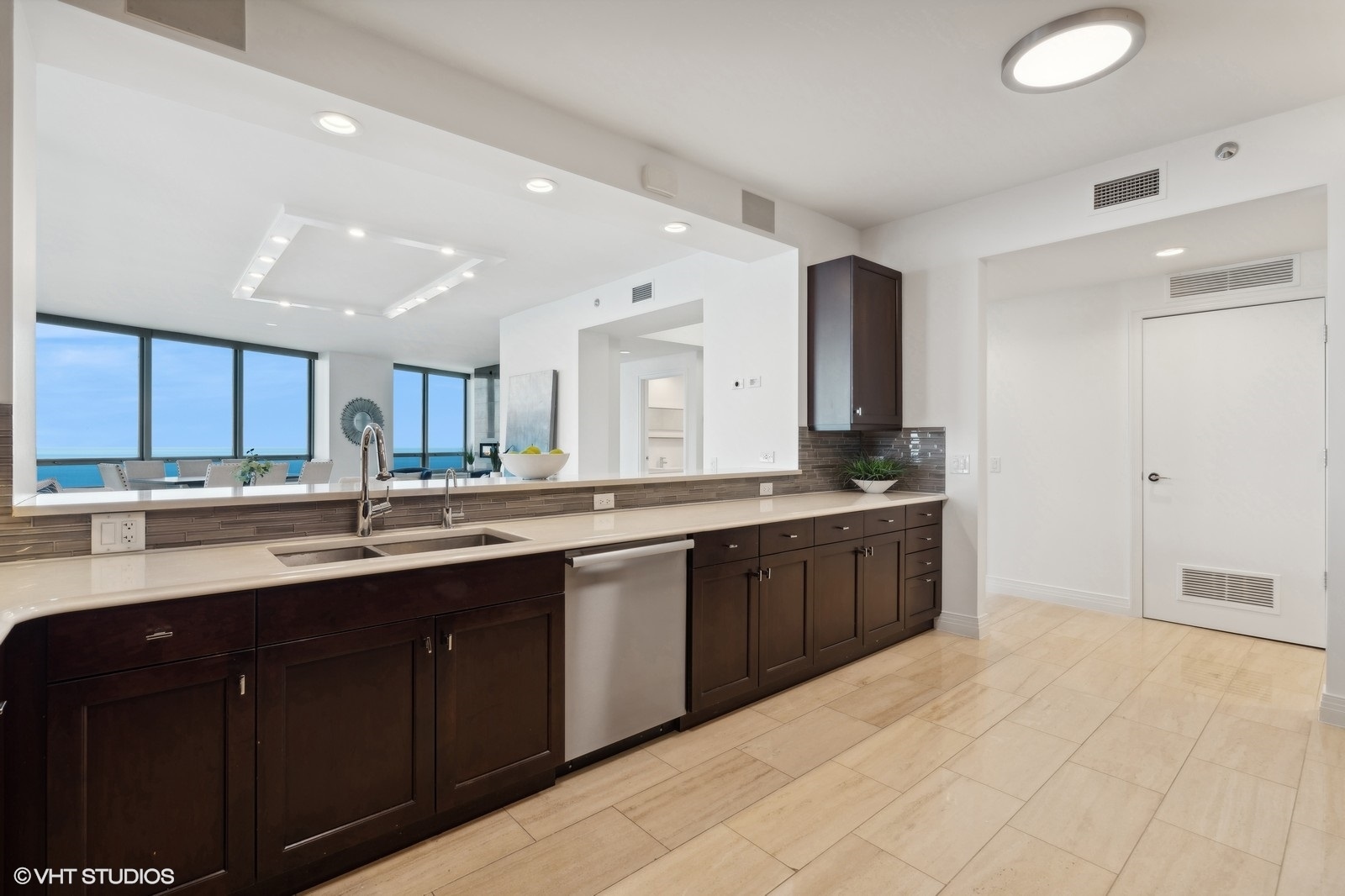 600 N Lake Shore Drive Unit: 3705