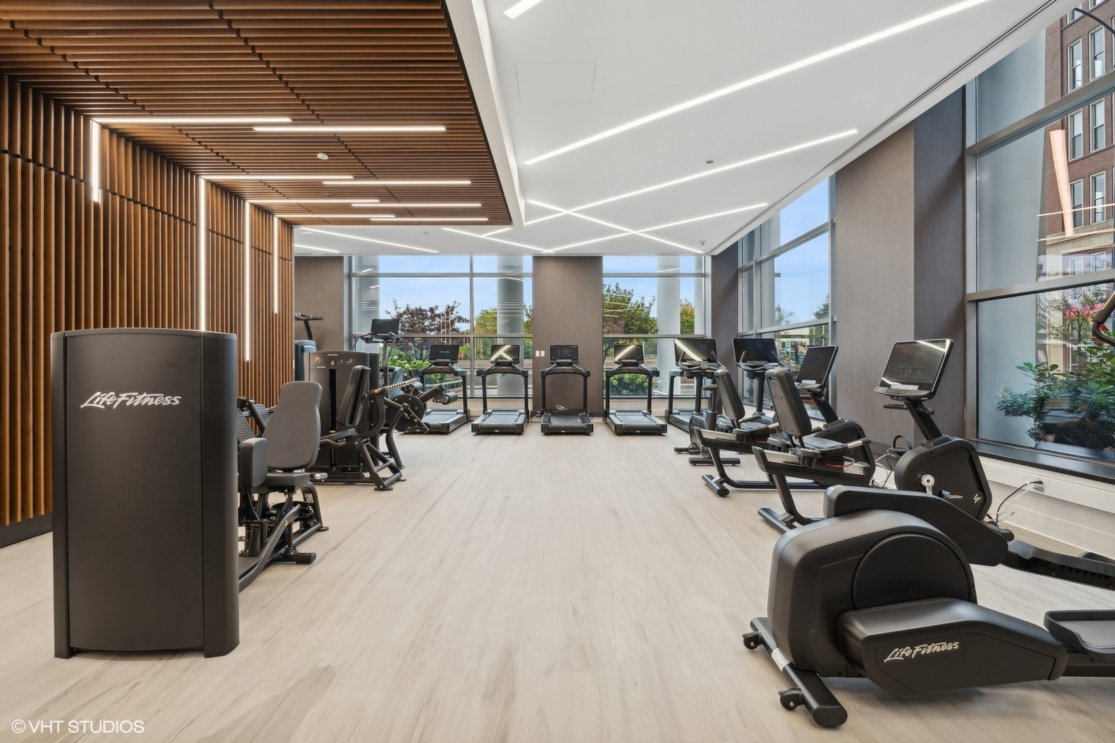600 N Lake Shore Drive Unit: 3705