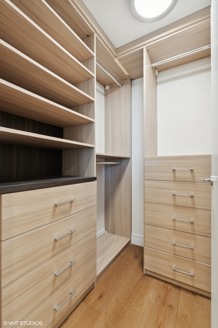 600 N Lake Shore Drive Unit: 3705