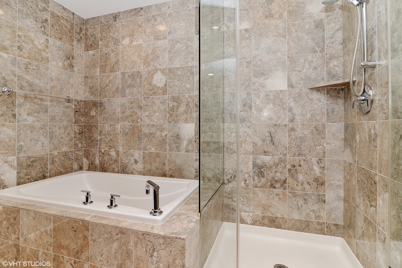 600 N Lake Shore Drive Unit: 3402