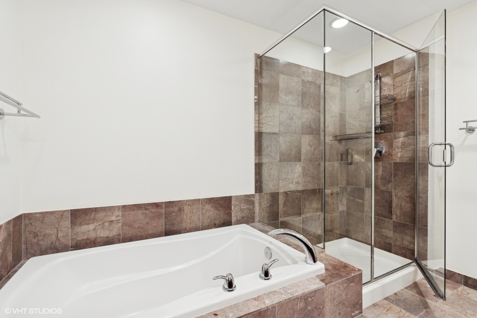 600 N Lake Shore Drive Unit: 3804