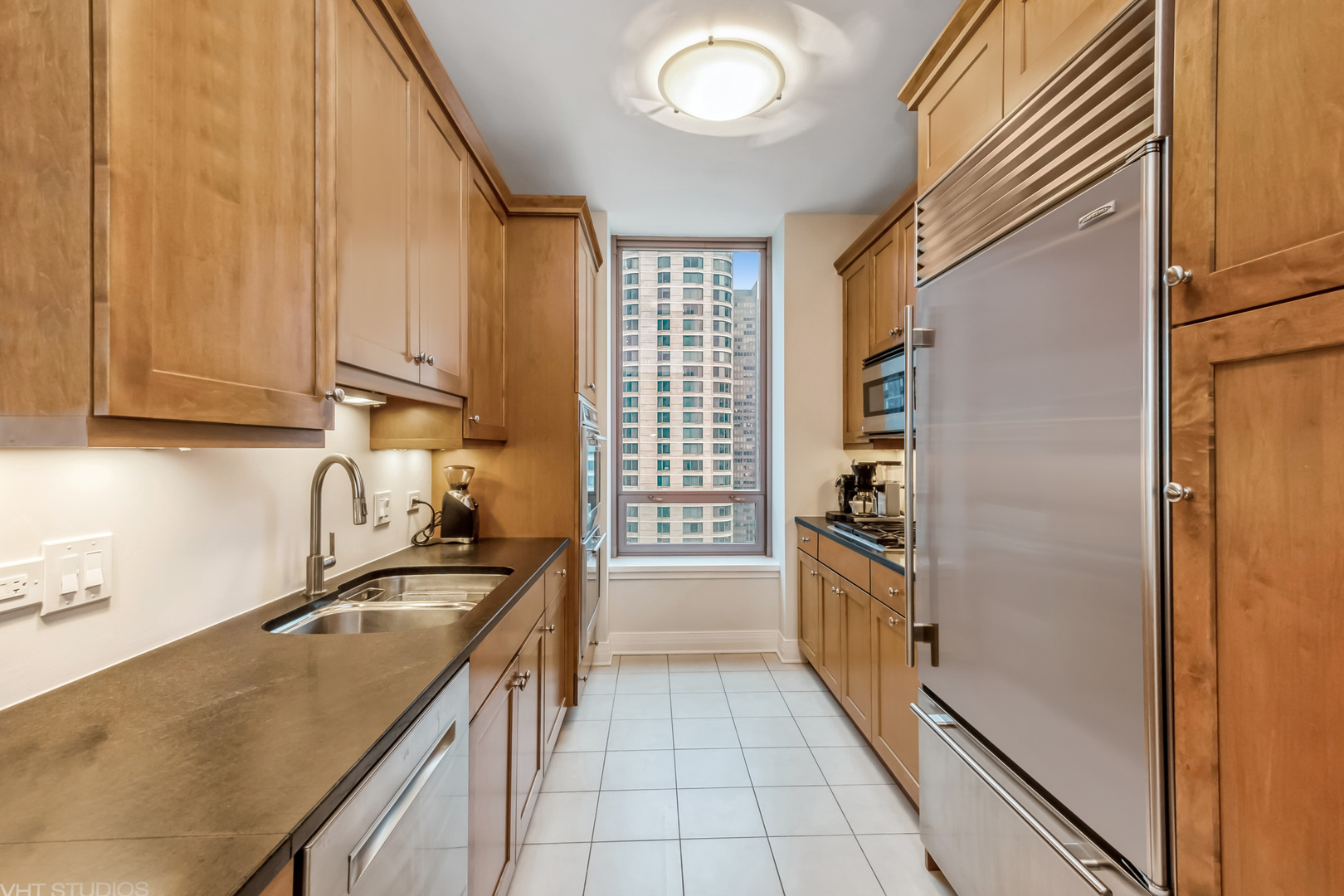 600 N Lake Shore Drive Unit: 2008