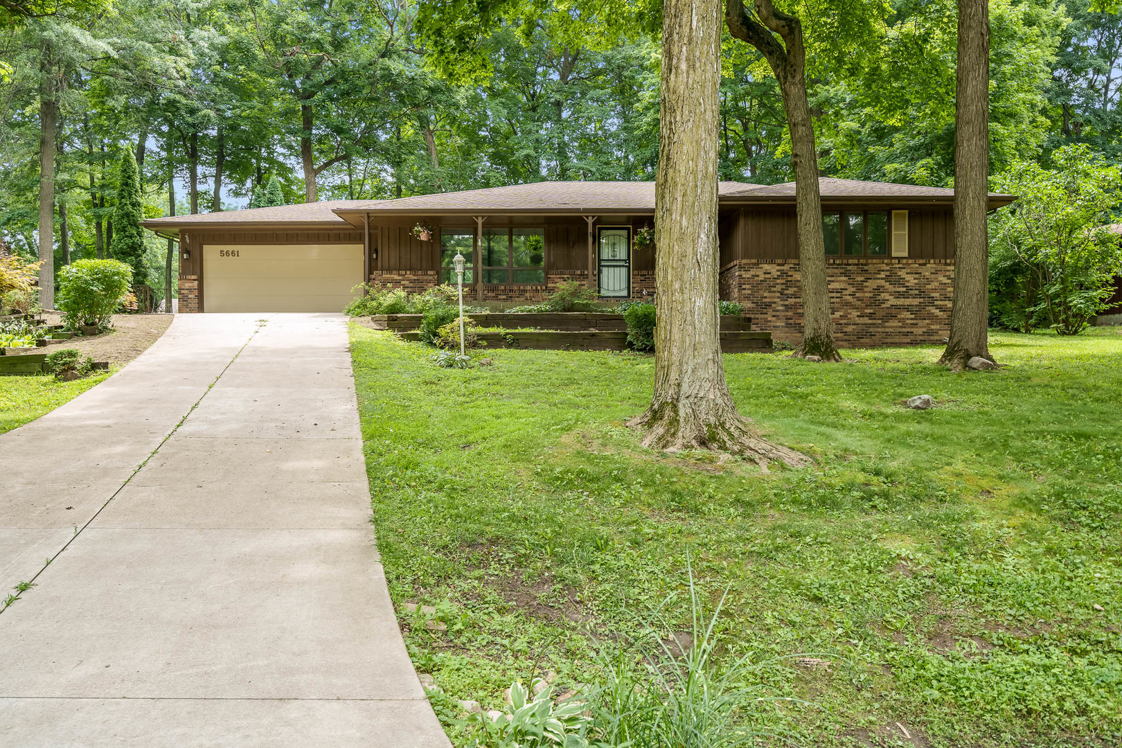 5661 Einor Avenue