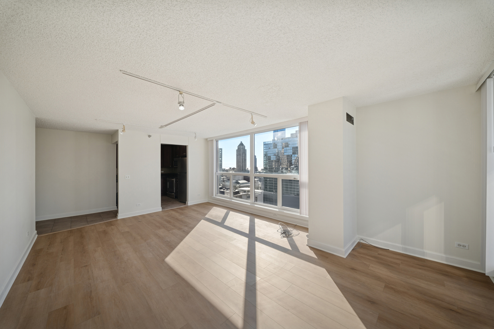 200 N Dearborn Street Unit: 3402