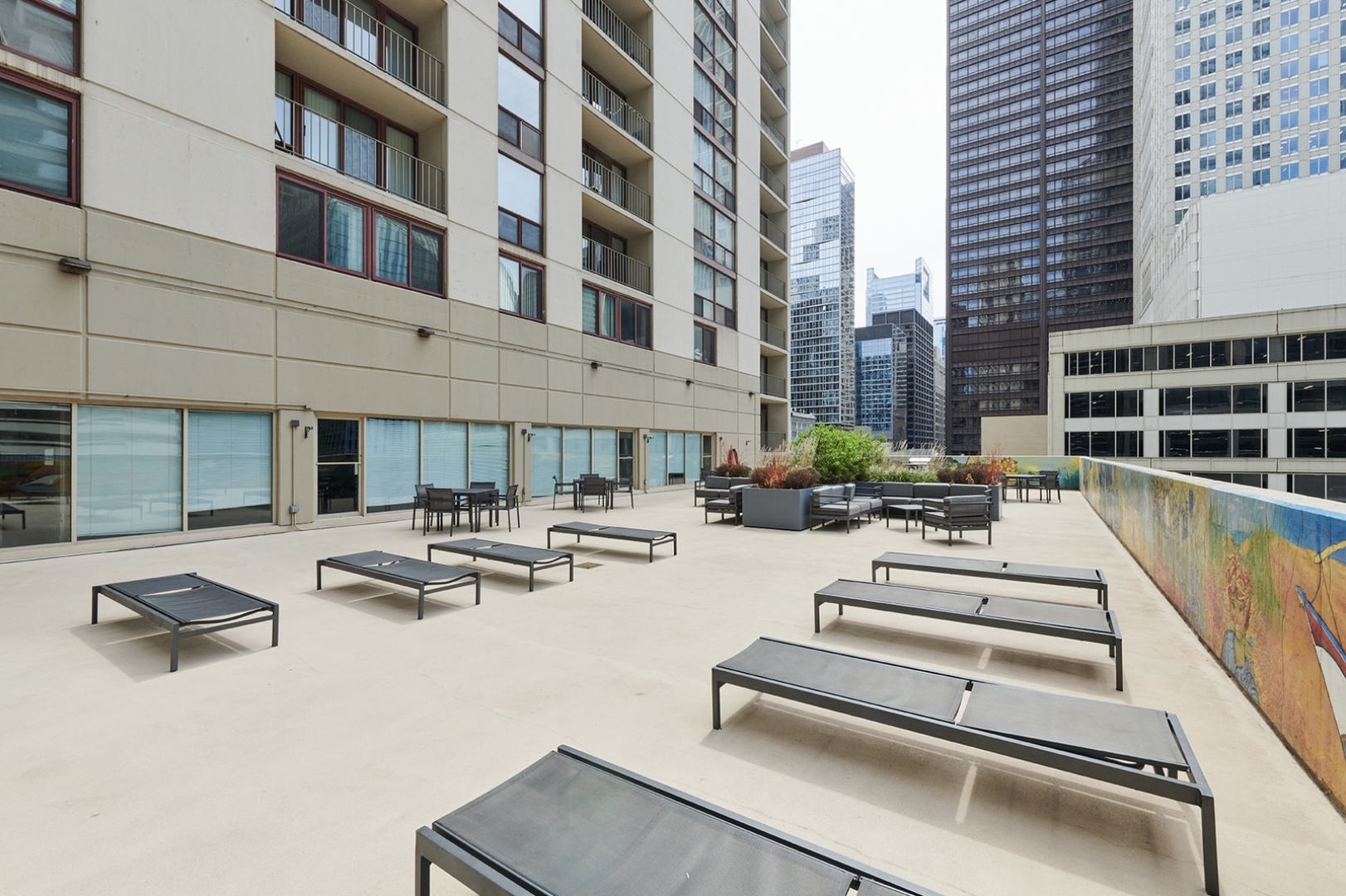 200 N Dearborn Street Unit: 3402