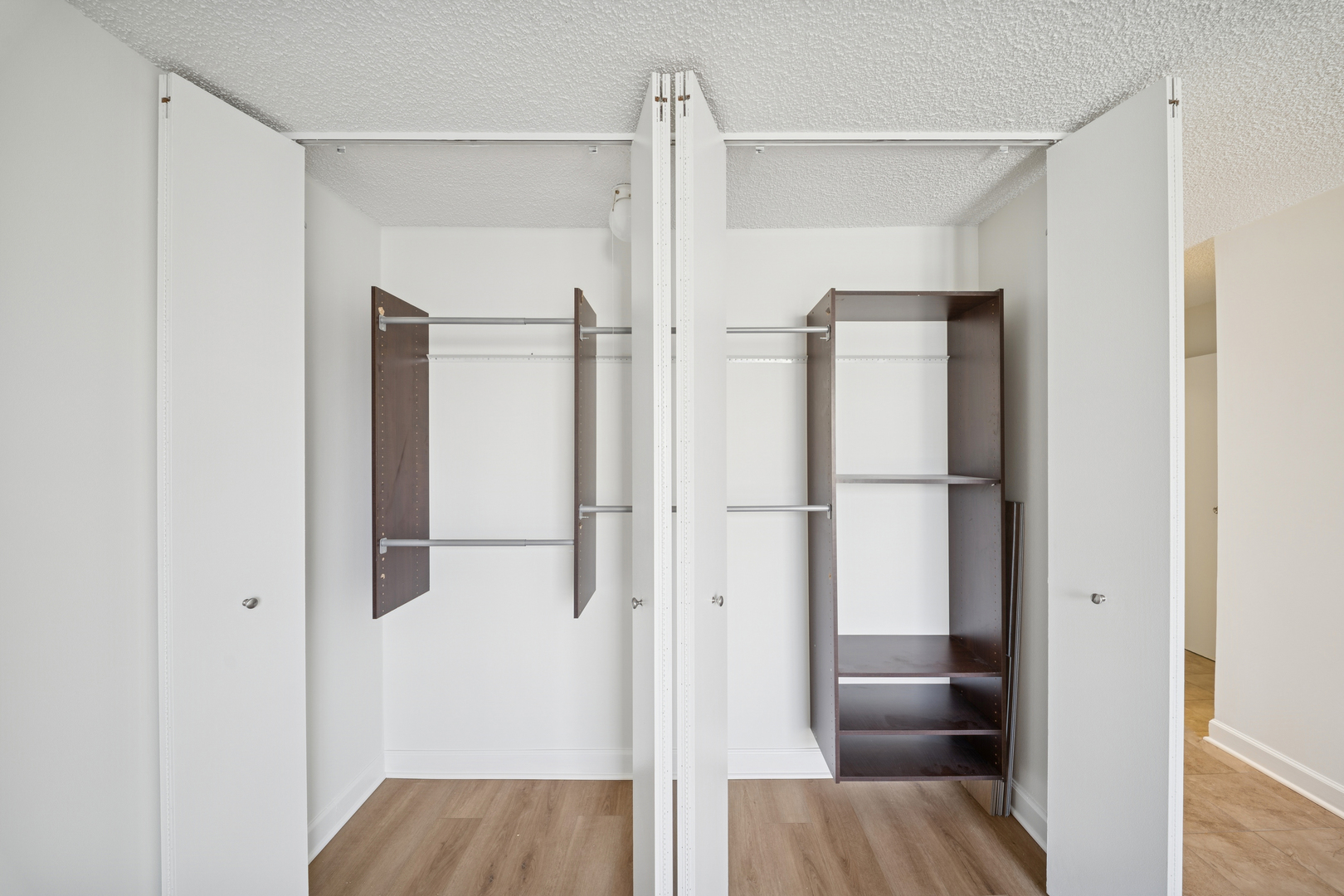 200 N Dearborn Street Unit: 3402