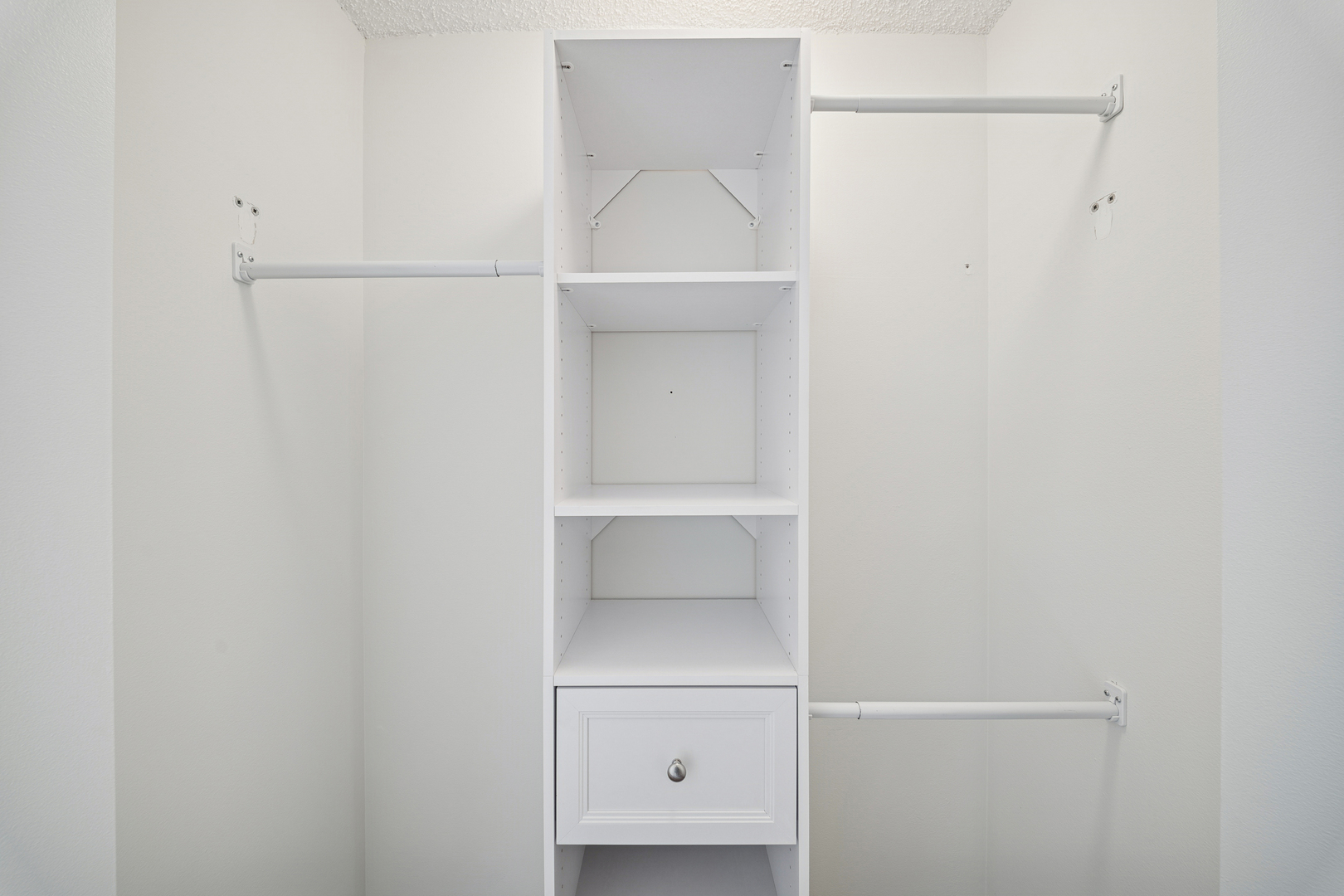 200 N Dearborn Street Unit: 3402