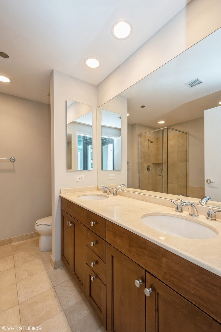 600 N Lake Shore Drive Unit: 2610