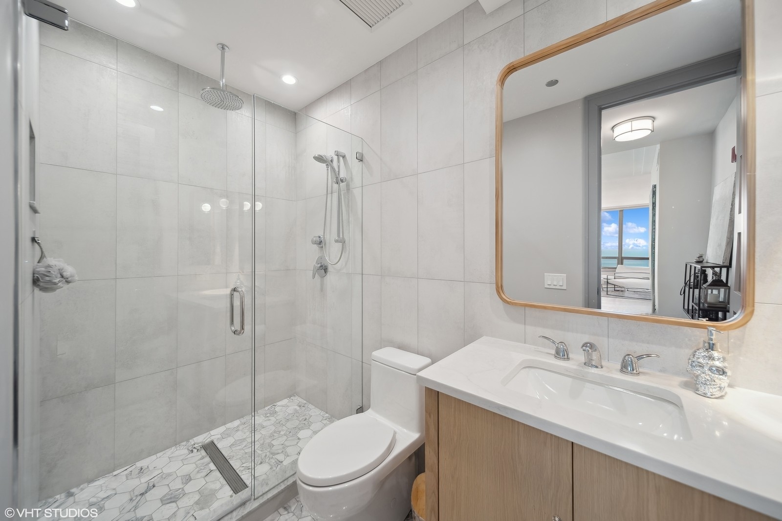 600 N LAKE SHORE Drive Unit: 1511