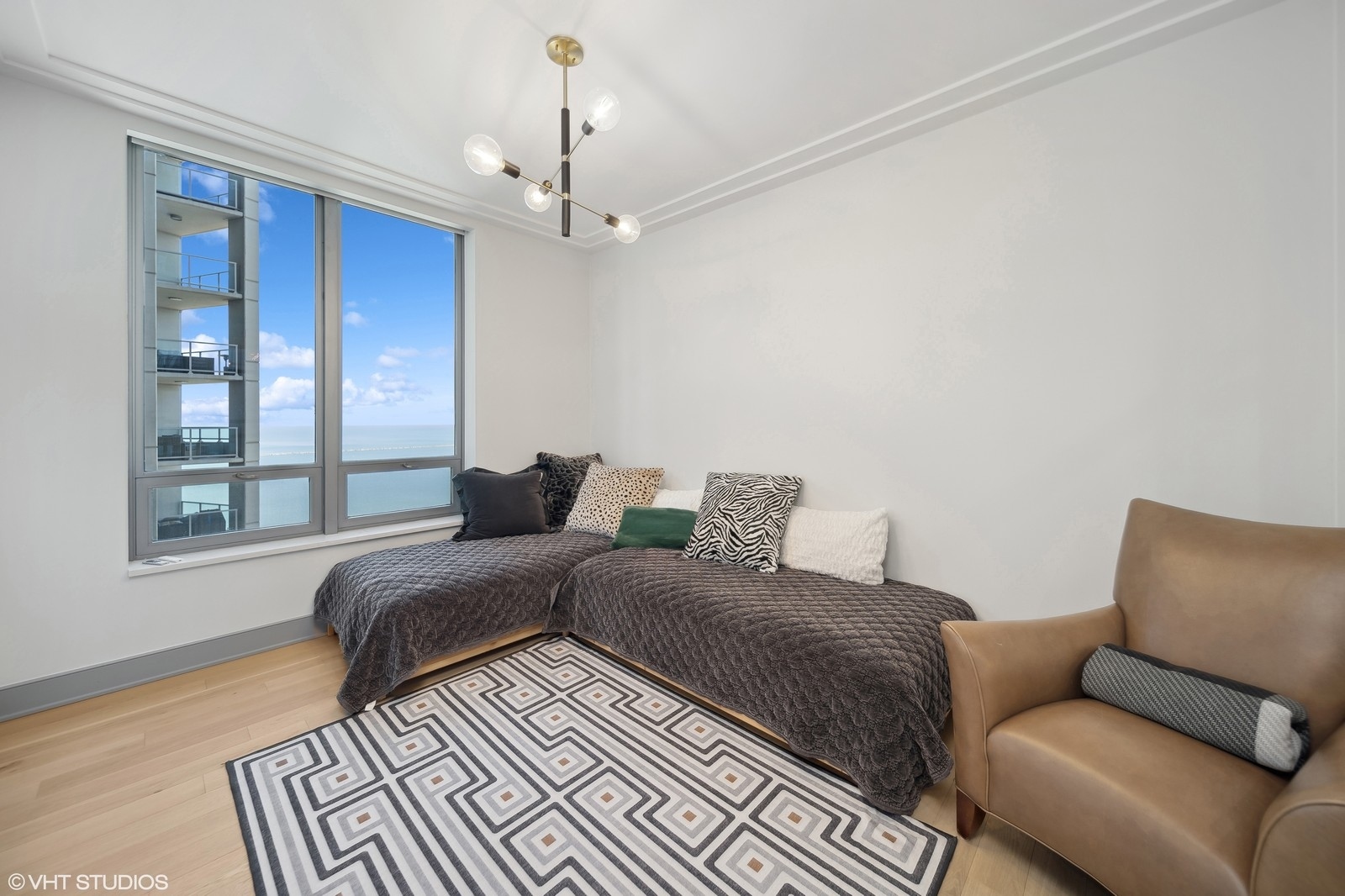 600 N LAKE SHORE Drive Unit: 1511