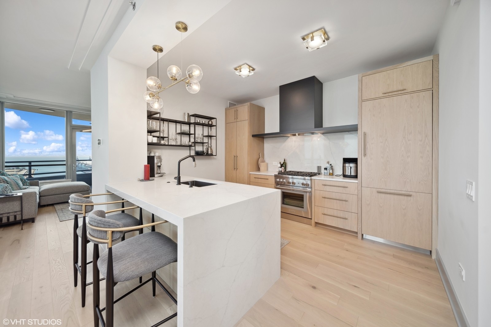 600 N LAKE SHORE Drive Unit: 1511