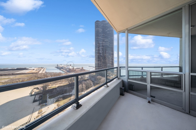 600 N LAKE SHORE Drive Unit: 1511