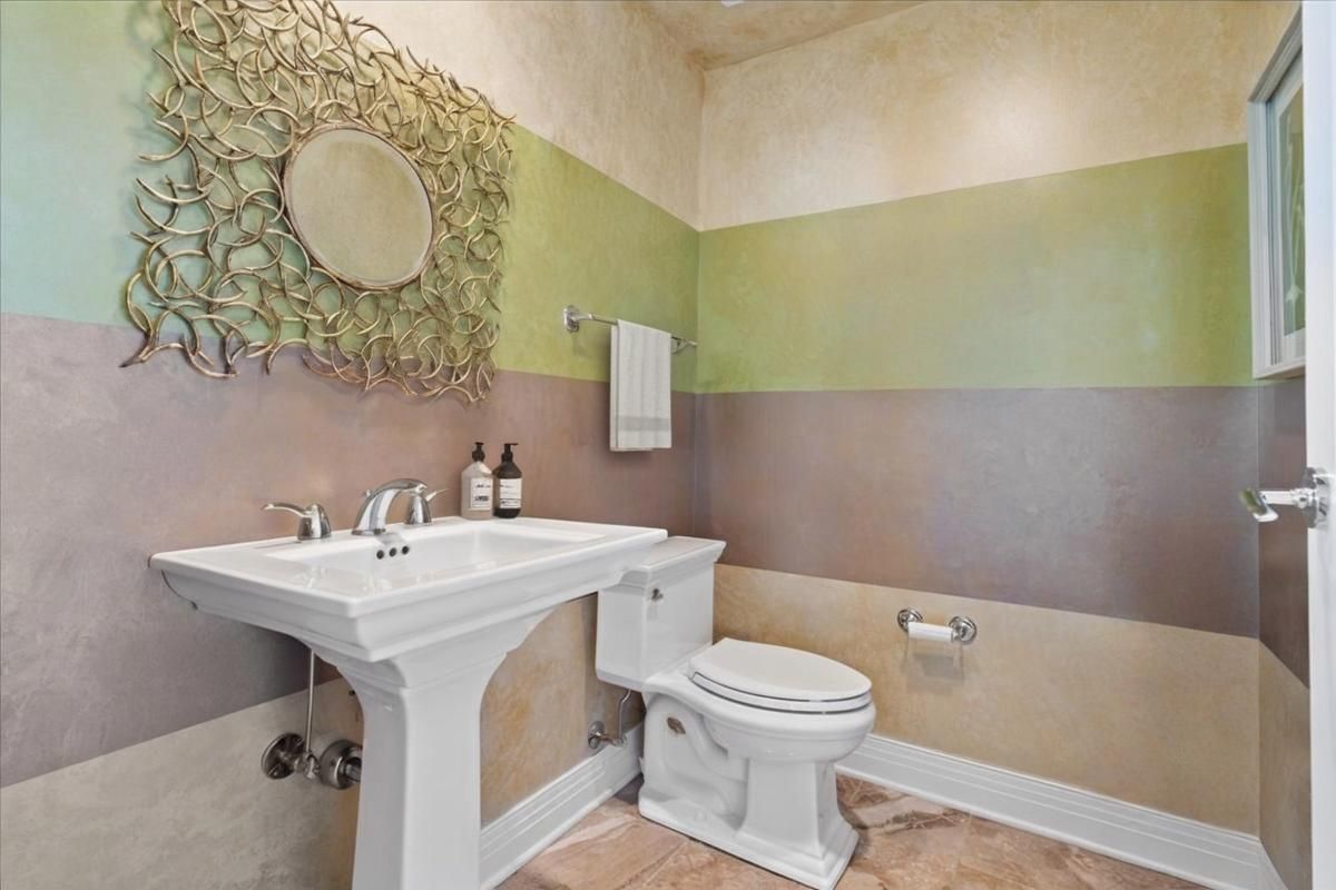 600 N LAKE SHORE Drive Unit: 2105