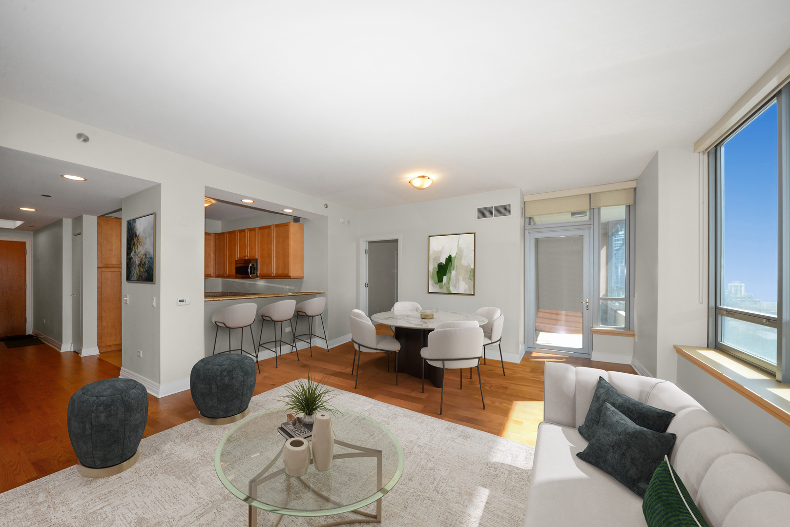600 N Lake Shore Drive Unit: 907