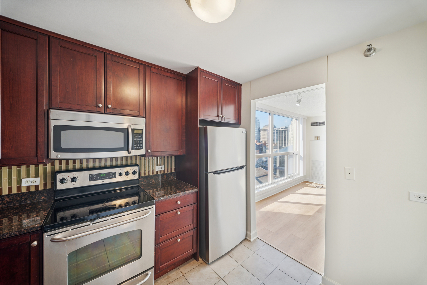 200 N Dearborn Street Unit: 3402