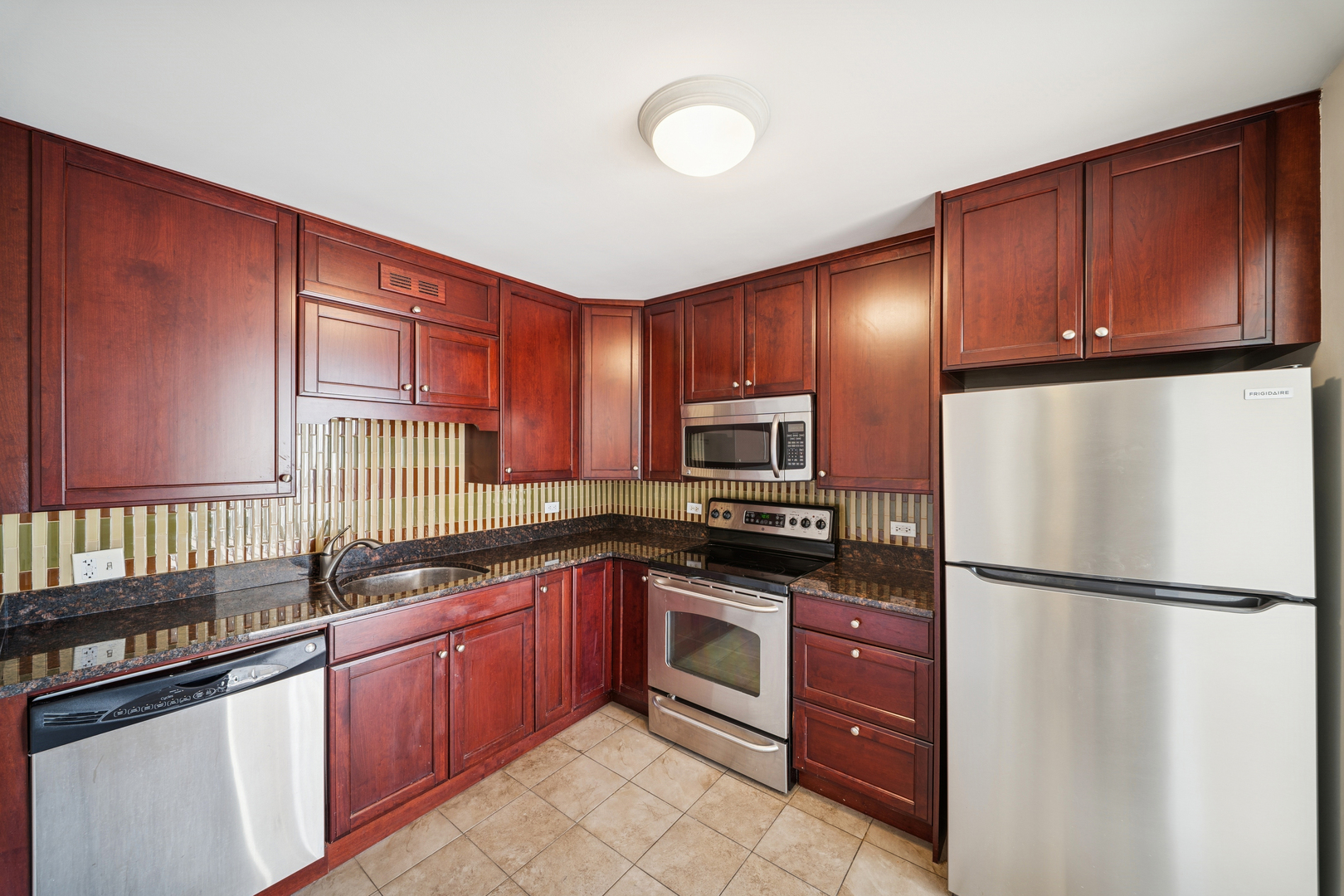 200 N Dearborn Street Unit: 3402