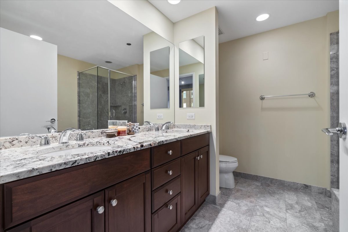 600 N LAKE SHORE Drive Unit: 407