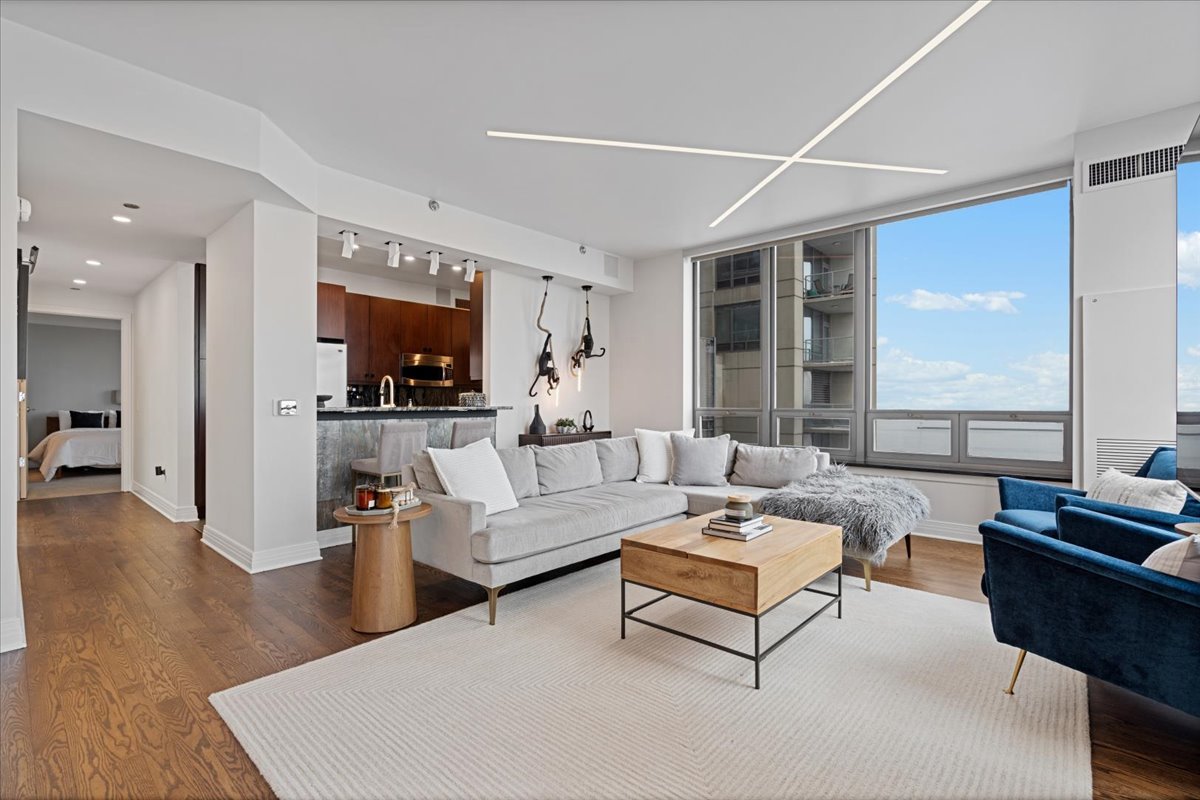 600 N Lake Shore Drive Unit: 915