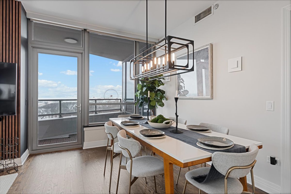 600 N Lake Shore Drive Unit: 915